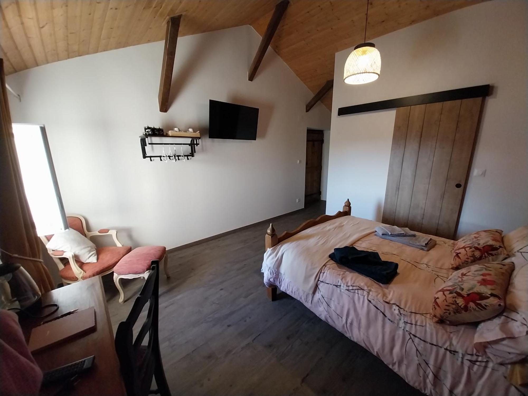 Au Granit Bleu Bed & Breakfast Faye-l'Abbesse Ngoại thất bức ảnh